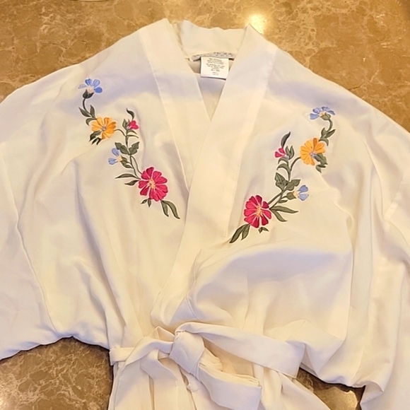Val Mode Lingerie Floral Embroidered Robe , Sz S - Picture 7 of 16